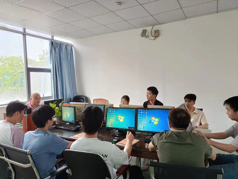 东莞万江天骄职校技能设计培训上课中