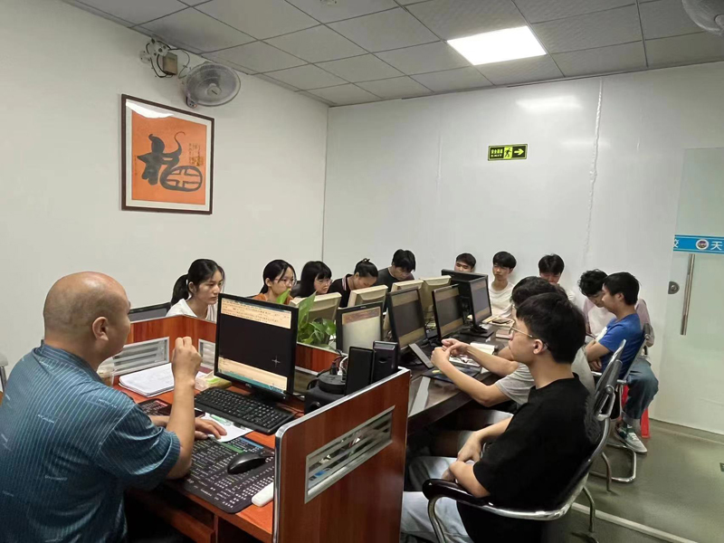 东莞万江天骄职校设计班上课中