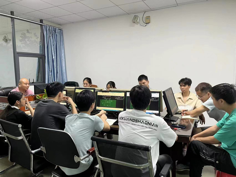 东莞万江天骄职校设计班上课中
